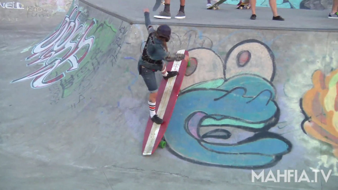 Video: Jordan Serpentini & Roxzi Bokolas Skate Hawaii